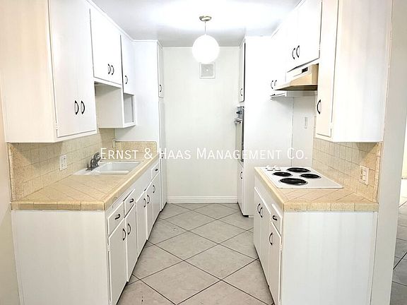 5th image of 120 Alamitos Ave APT 10