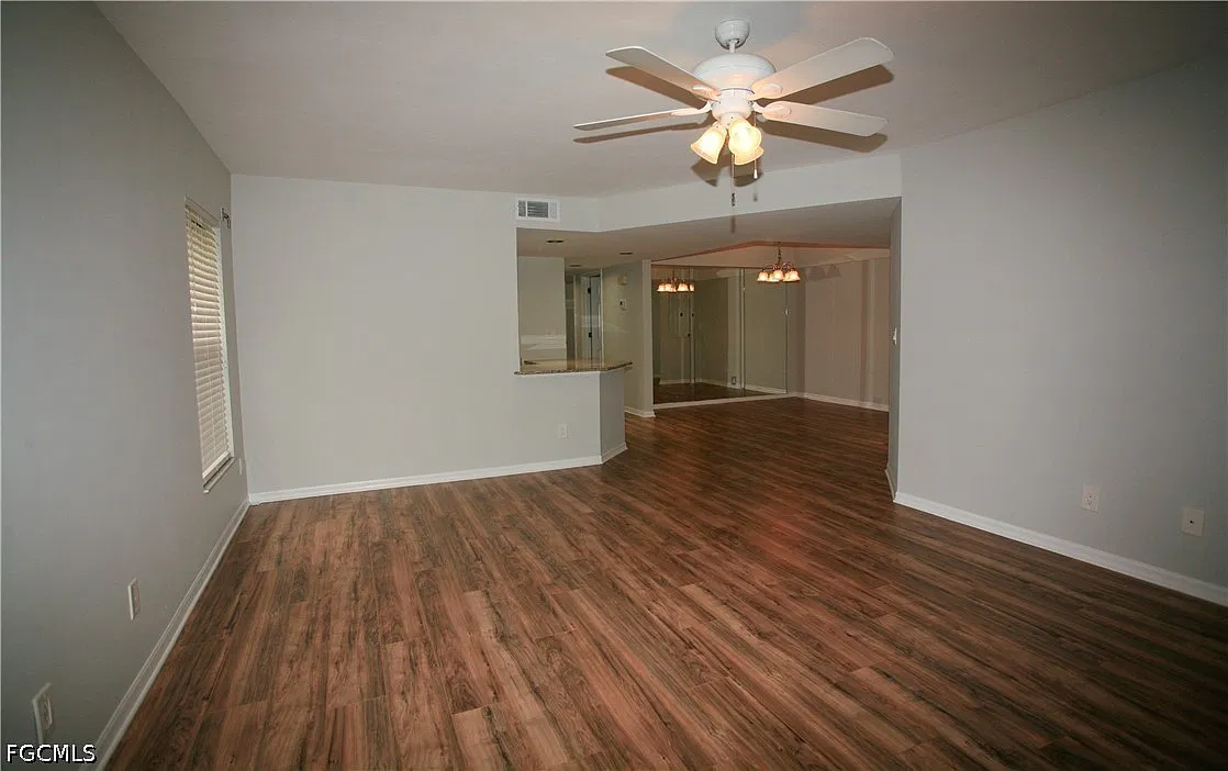 9852 Luna Cir — Photo 2