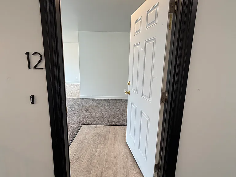 384 W Drahner Rd #C12 — Photo 1