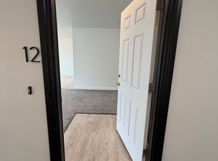 384 W Drahner Rd APT C12, Oxford, MI 48371