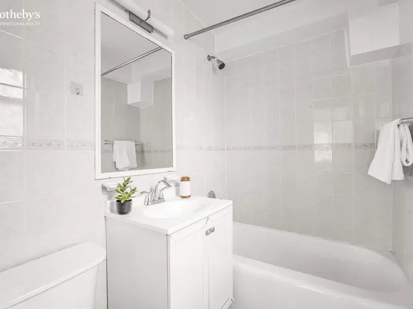 155 East 38th Street image 9 of 10