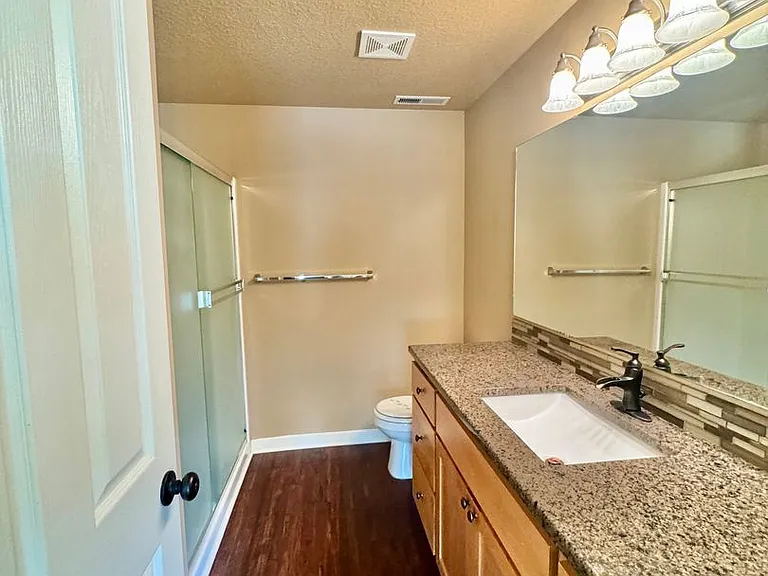 2401 NE 114th Ct — Photo 23