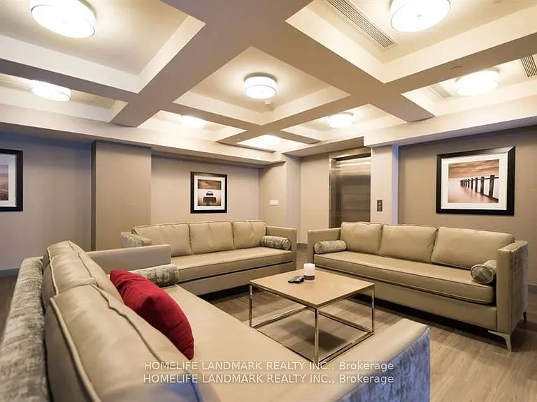150 Main St W #707 — Photo 12