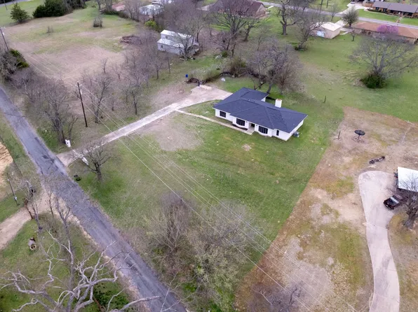 105 Kelsoe Dr, Sherman, TX 75090