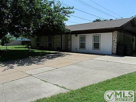4th image of 1902 Lachelle Ln