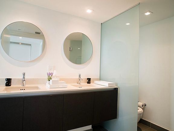 3rd image of 6620 Indian Creek Dr APT 708