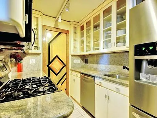 Rented by R New York | media 5