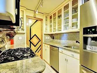 Rented by R New York