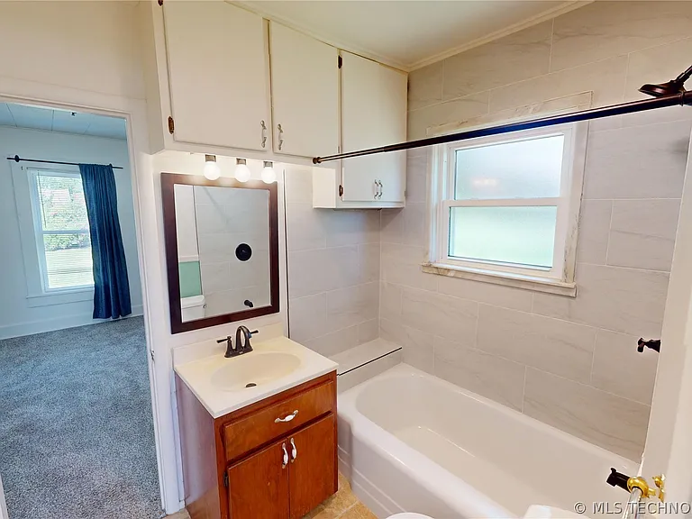 916 N Wilson Ave — Photo 13