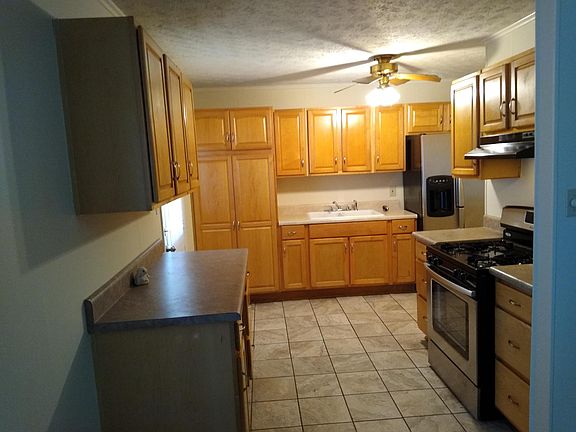 3rd image of 490 Landers Dr