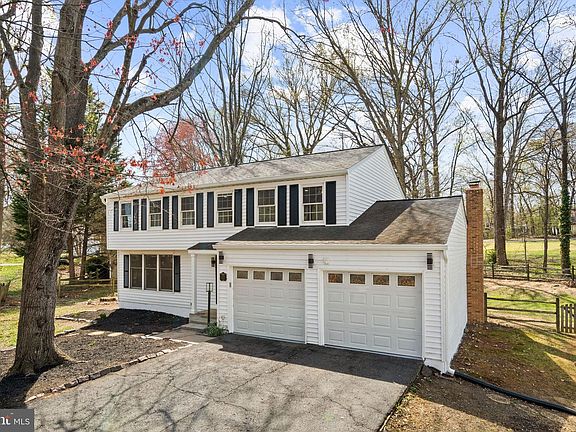 3rd image of 4178 Waterway Dr