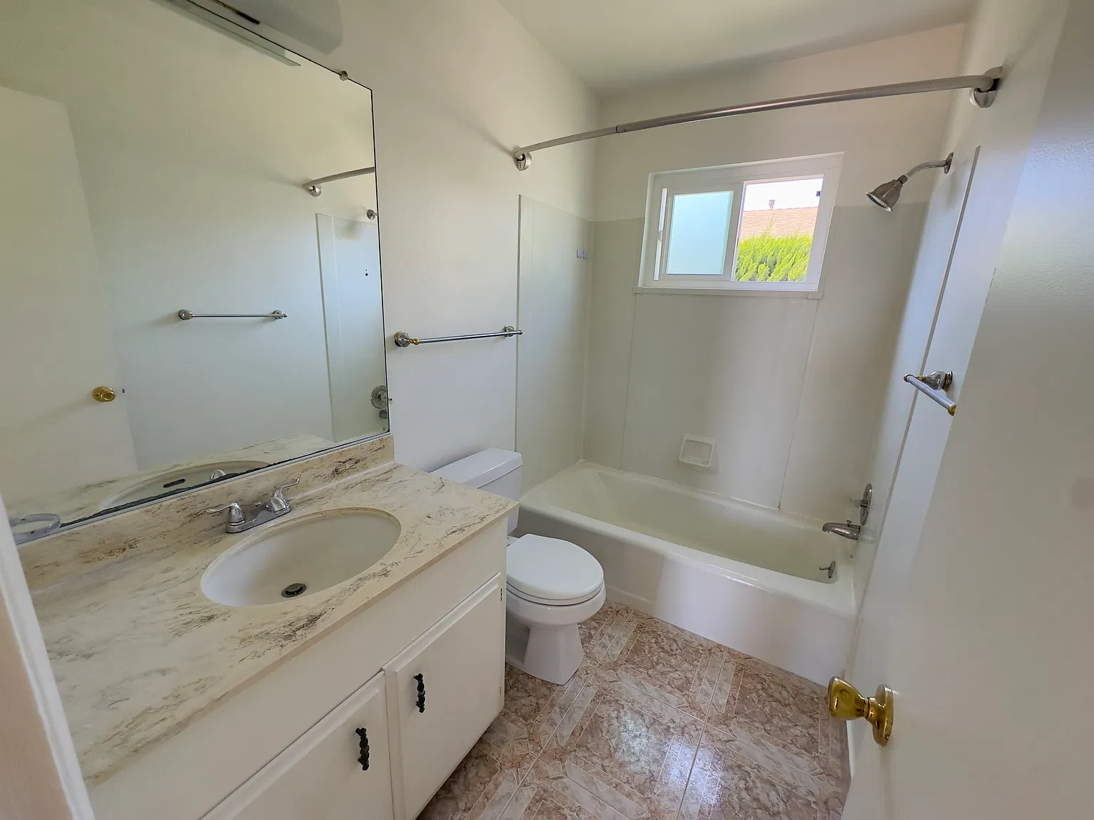 2 bed, $3,800 — Photo 4