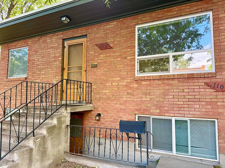 1109 E Benton St — Photo 1