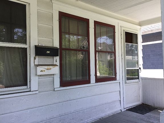 4th image of 421-23 Seneca Dr