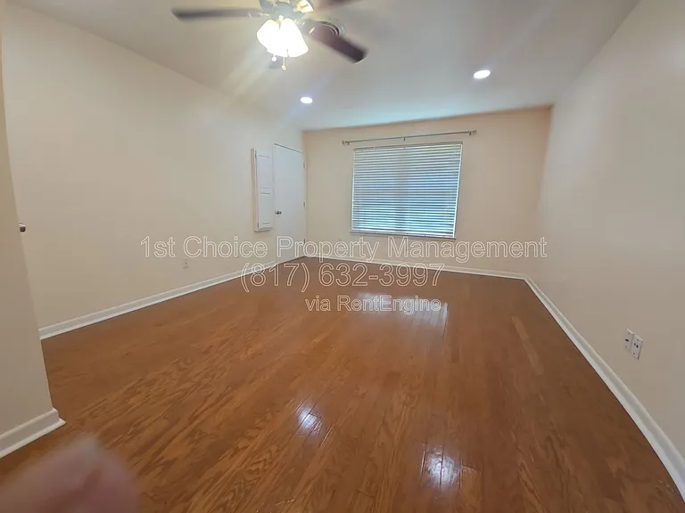 5621 Wedgworth Rd — Photo 9