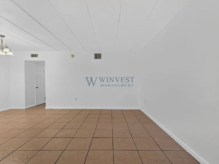 Presidential View Apartments — Photo 36