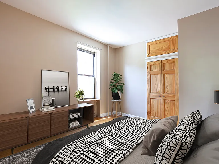 501 W 47th St #4W — Photo 5