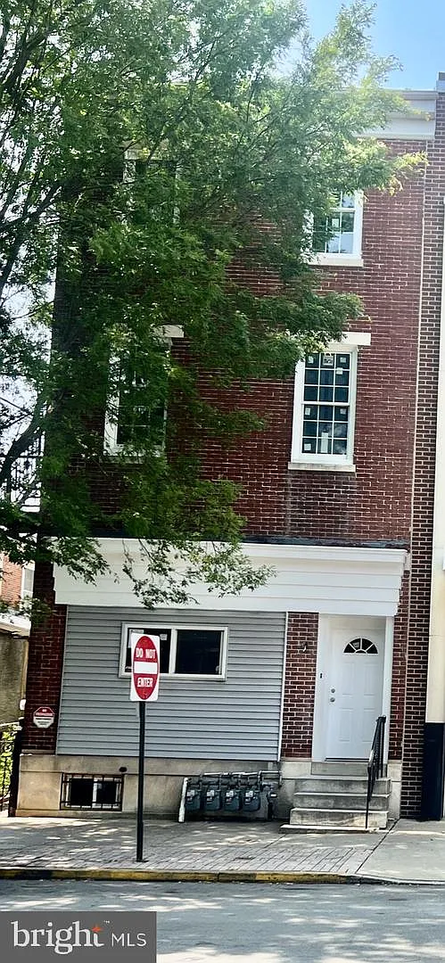 2 bed, 2854 sqft, $1,700 — Photo 1