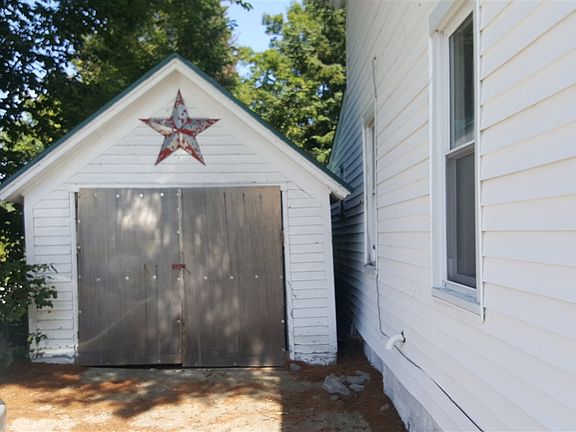 2nd image of 20 Pearl St