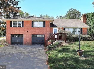 1796 Crescent Rd, York, PA 17403
