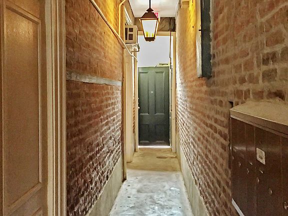 2nd image of 929 Dumaine St APT 6