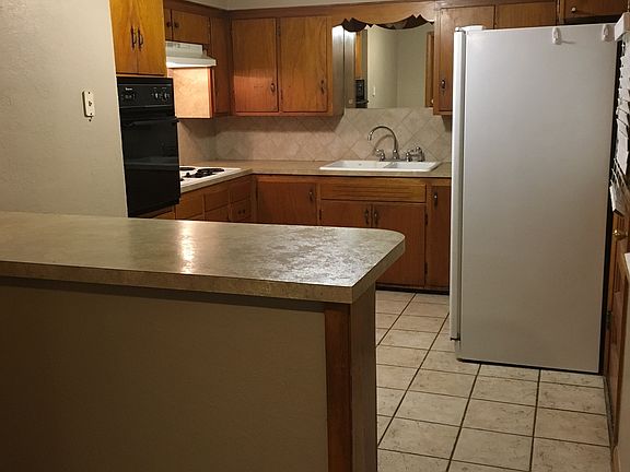 4th image of 3816 NW Bell Ave