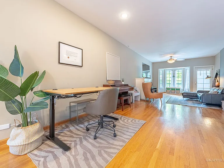 1016 W Monroe St — Photo 10