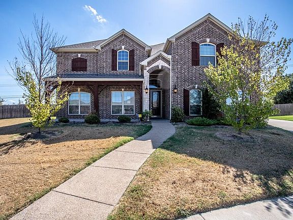 2nd image of 812 Rolling Hills Ln