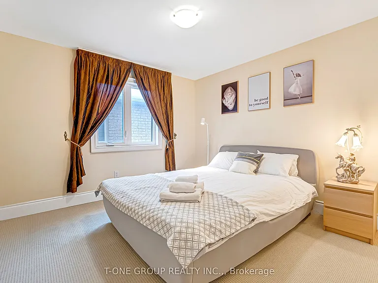 261 Angus Glen Blvd — Photo 19