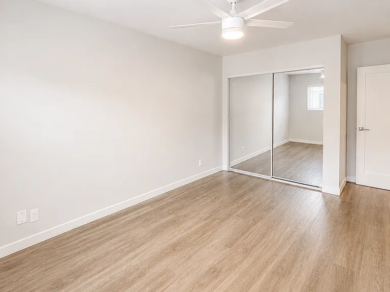 4195 S Garth Ave #6 — Photo 14