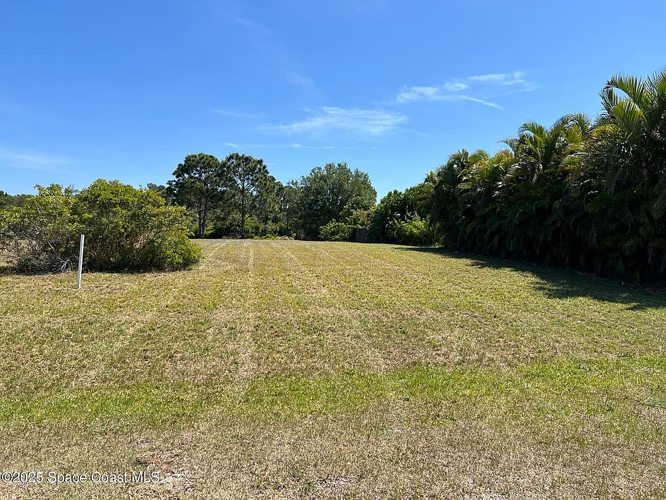 2nd image of 4039 Gardenwood Cir