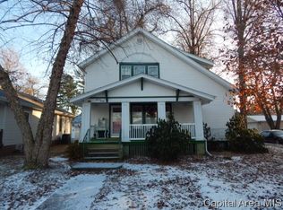 1130 W Vine St, Taylorville, IL 62568
