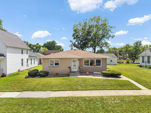 123 W 8th St, Kaukauna, WI 54130