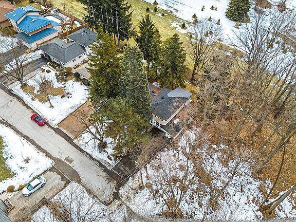 3rd image of 145 Drakefield Rd