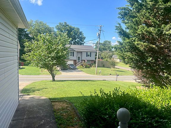 4th image of 2903 Mayfield Dr