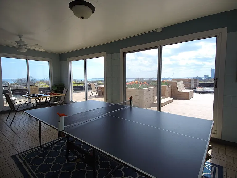 2233 N Summit Ave — Photo 35