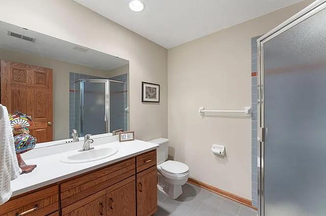 5498 Maple Ridge Ct — Photo 37