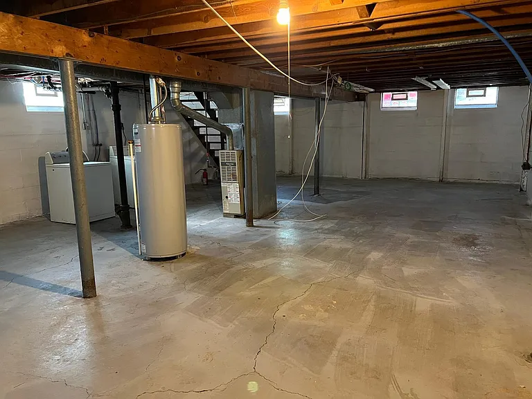 2089 Bancroft St — Photo 3