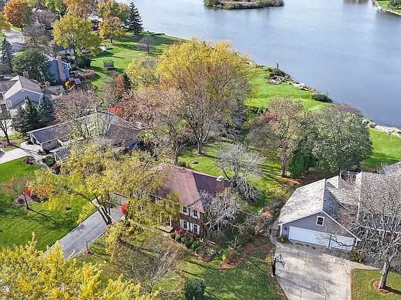 3rd image of 523 Lake Shore Dr N