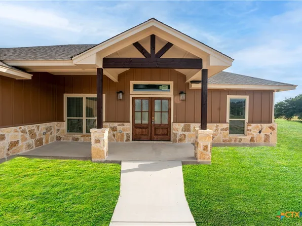 132 Chantry Ln, Gatesville, TX 76528