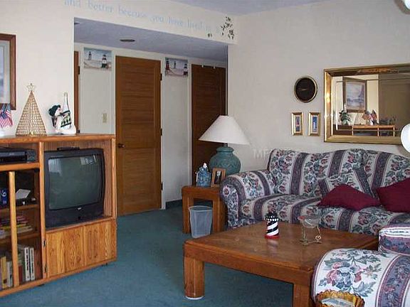 3rd image of 401 Cypress Dr
