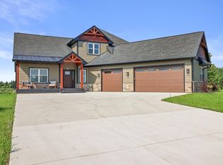 285 Sandstone St, Slinger, WI 53086