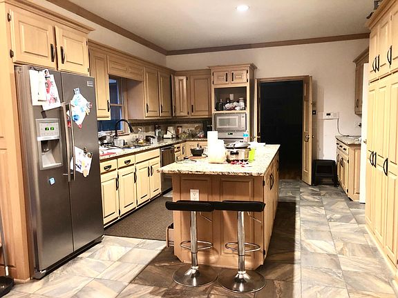 5th image of 2811 Hawthorne Dr NE #1