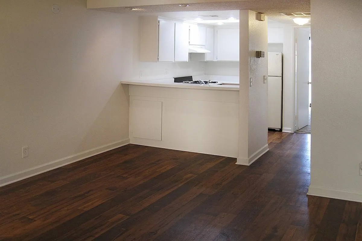 Vista La Mesa Apartments — Photo 3