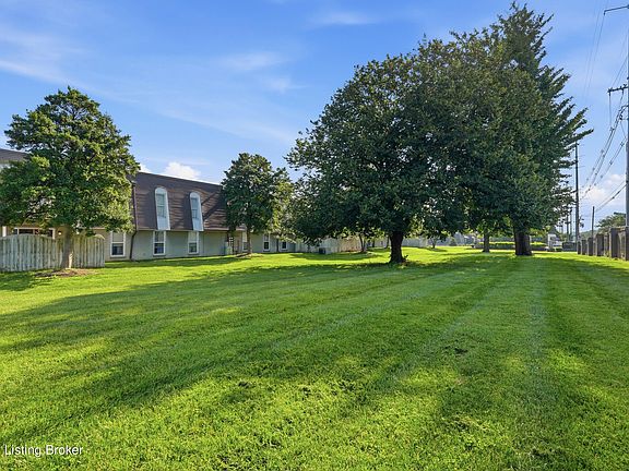 2nd image of 113 La Fontenay Ct
