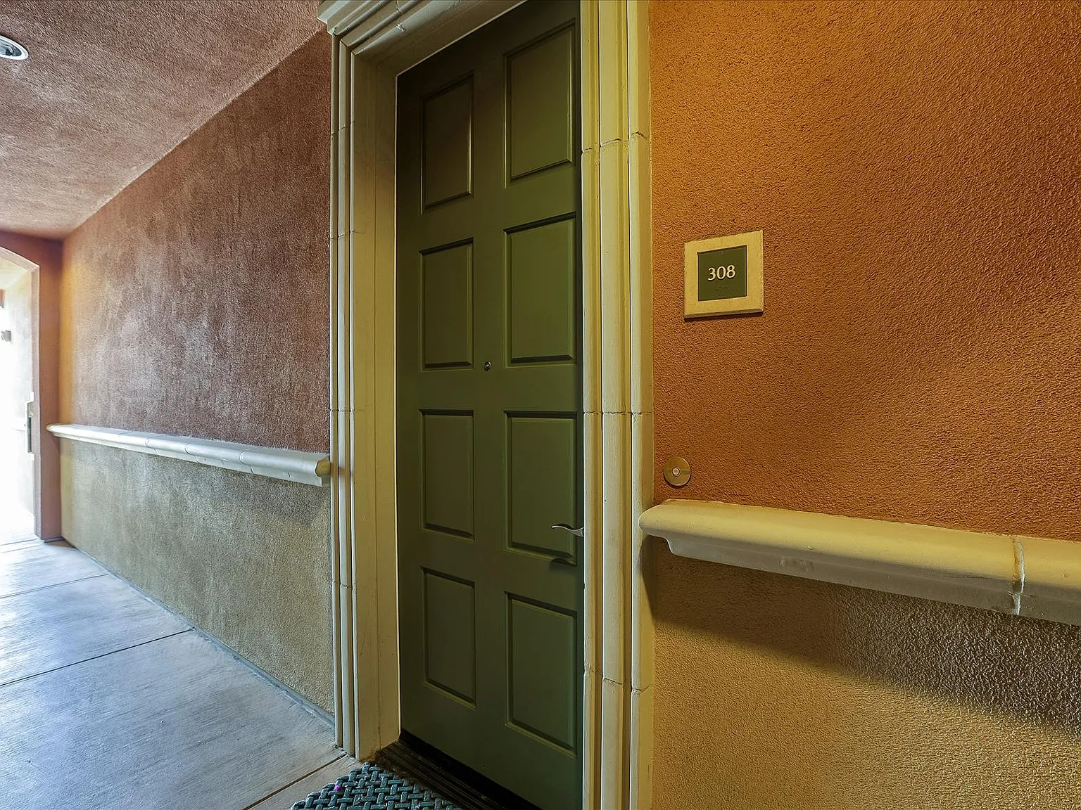 2 bed, 1093 sqft, $3,400 — Photo 3