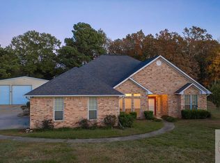 37 Beaver Lake Dr, Texarkana, TX 75501