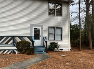 135 Murray Hill Rd APT 15, Southern Pines, NC 28387