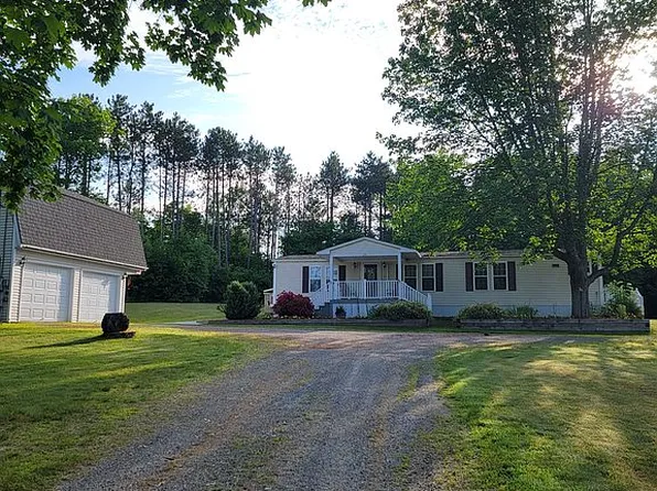 26 Stoney Ridge Dr, Clinton, ME 04927