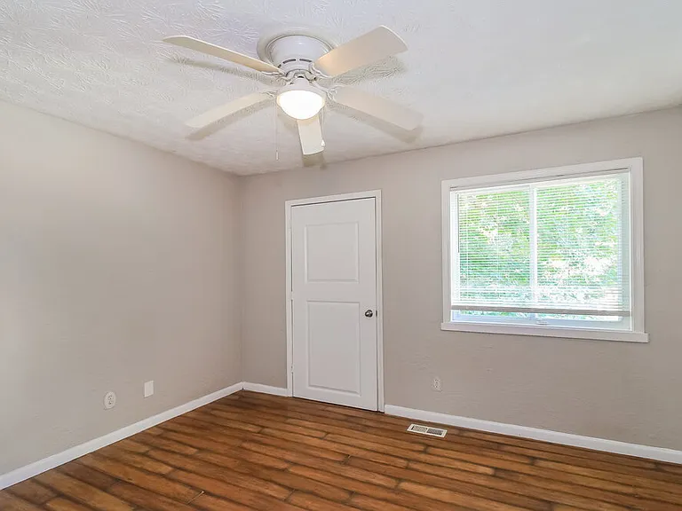 9227 Chestnut Lake Dr — Photo 15